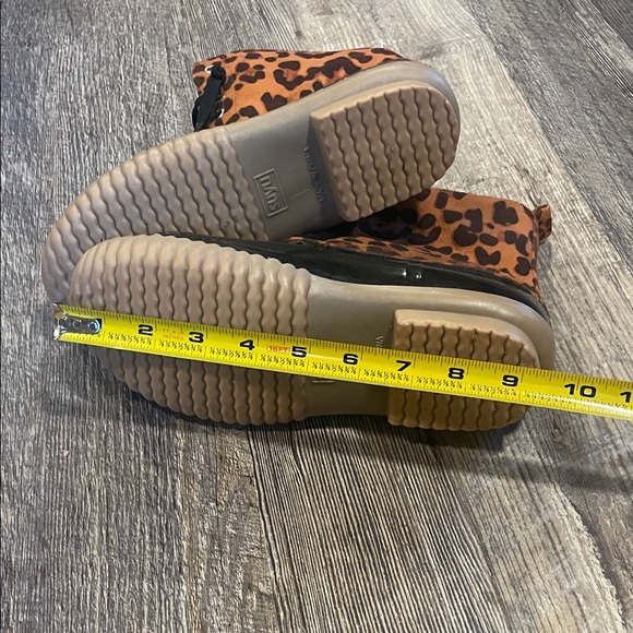 Leopard Print Duck Boots - Picture 6 of 7
